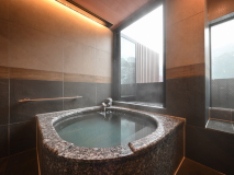 母屋 露天風呂付き客室〈春蘭〉