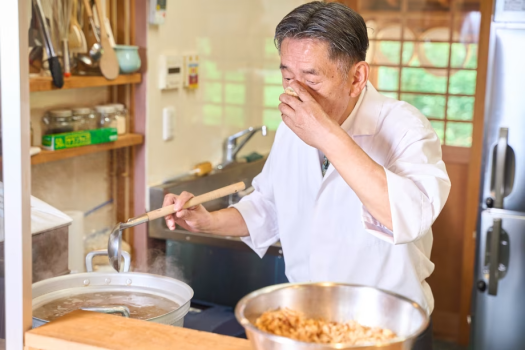 【夕朝食付き】元ミシュランシェフが教える 日本料理の原点・本格出汁作り体験