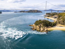 オールインクルーシブで過ごす大人の島旅。選べる2タイプ　贅沢空間のホテル＆潮騒を感じるグランピング