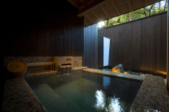 露天風呂付テラス＆坪庭付和風ツインB