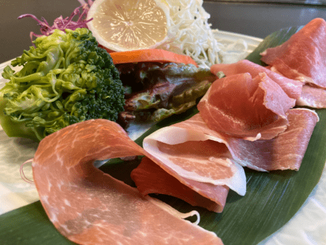 【夕食部屋食】【獲れピチ☆彡春限定】山菜＆岩魚の姿造り＆人気の生ハム付大地の恵み勢揃い