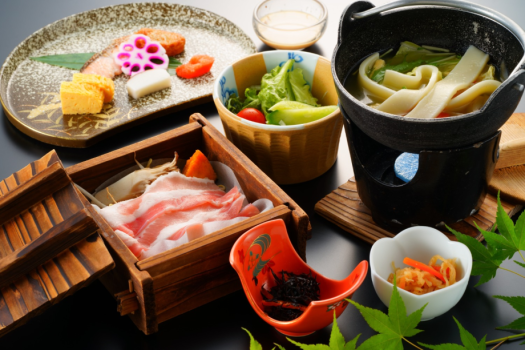 別府 豊泉荘【ご朝食】大分の郷土料理「団子汁」や宿名物の「極楽蒸し」をご堪能ください。