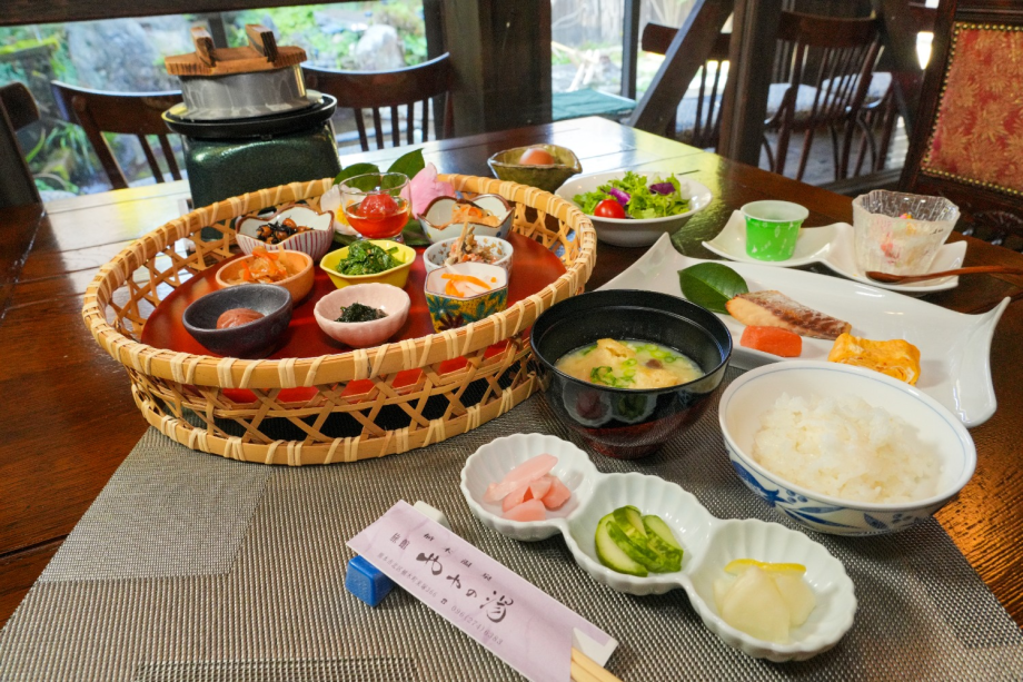 朝食