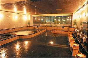 内湯には金湯、銀湯、ジャグジー、サウナ、水風呂のご用意がございます。