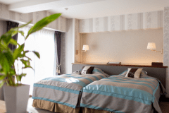 801デラックススイート　ベッドルーム　(ベッド２台、和室に布団３枚まで敷くことができます）