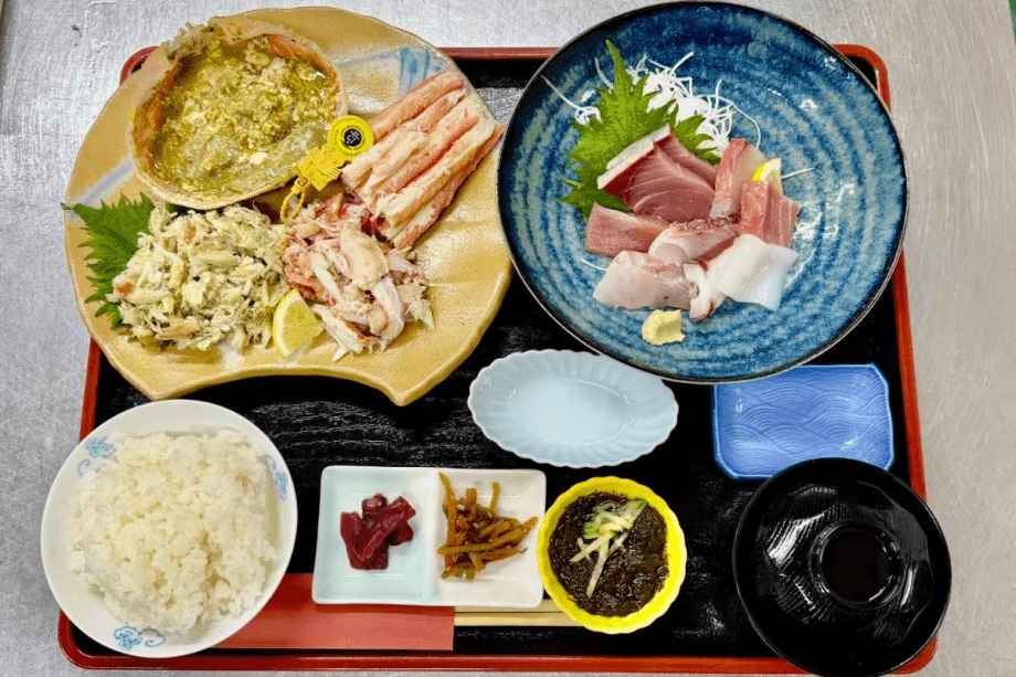 ＜2食付＞福井の冬の味覚を堪能！ずわい蟹御前と海景ジャグジーの貸別荘で過ごすグルメバカンス