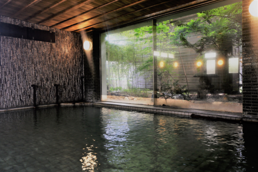広々とした大浴場「金波の湯」朝晩で男女の入れ替えを行います。