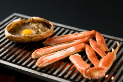 冬の山陰の味覚♪焼きガニの香りと濃厚な味噌の味は格別です！