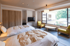 かけ流し温泉付【和室ベッド】12畳 別所ビュー