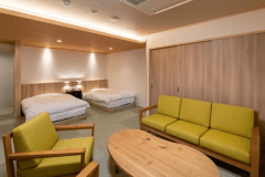 かけ流し温泉付【和室ベッド】16畳 北向観音ビュー