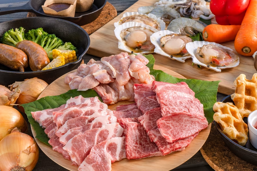 【一泊二食】手ぶらでアウトドア”アツアツ”宮崎グルメを堪能するグランピングBBQ【宮崎日向ヴィレッジ】