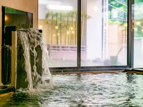 *大浴場(男性)/こんこんと湧き出る温泉。ごゆっくりとお寛ぎ下さい。 *大浴場(男性)/こんこんと湧き出る温泉。ごゆっくりとお寛ぎ下さい。
