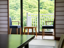 *【和室】広々10畳の和室は、鬼怒川を眼下に見下ろす広縁付です。