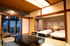 *【特別和洋室】最上階にある特別和洋室は鬼怒川に面した広い広縁付き。至福の時間をお過ごしください。