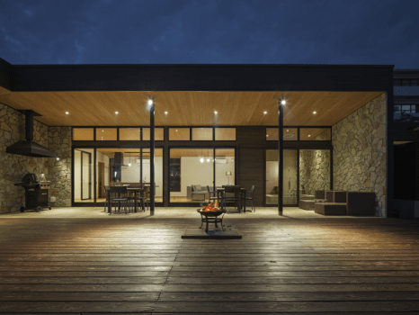 【素泊まり／ルームチャージ】自由に持ち込み｜一棟料金プラン（温泉・サウナ・プール・焚き火）