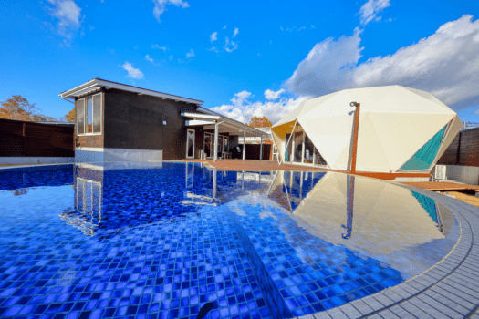 【素泊まり／ルームチャージ】自由に持ち込み｜一棟料金プラン（温泉・サウナ・プール・焚き火）