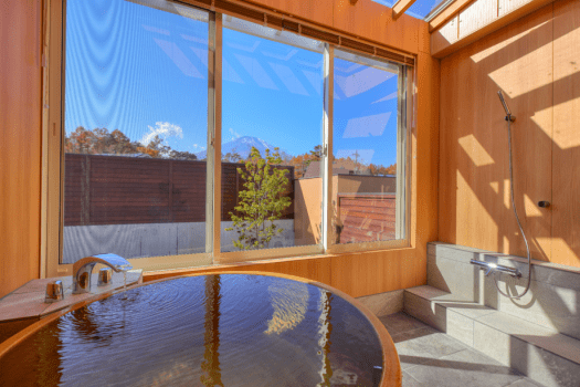 【素泊まり／ルームチャージ】自由に持ち込み｜一棟料金プラン（温泉・サウナ・プール・焚き火）