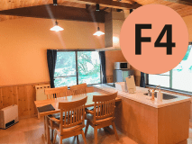 アイランドキッチンが付いているコテージ（次の写真を見る方法：画像をタップ→画像上の◀▶ボタンをタップ）