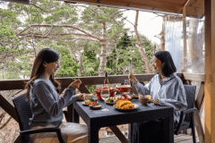 【3/13リニューアル】自然に囲まれながら、美味しいごはんとお酒をお楽しみください。