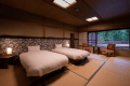 南館【露天風呂付客室】ベッドルーム　202