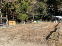 奥の角のサイトです。そばに共有のBBQコンロ洗い場があります。