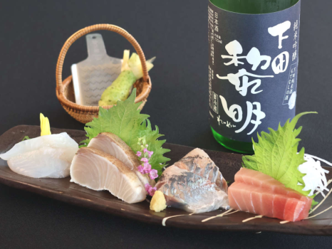 旬の地魚を含むお造り