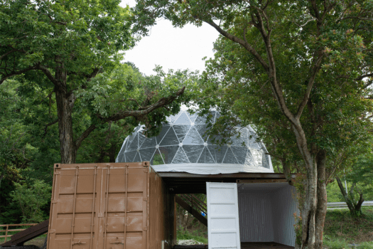 ＜グランデッキ＞　伊勢志摩グランオーシャン　海辺に一番近いビーチグランピング