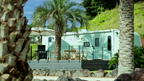 素泊まりグランピング　トレーラーハウス