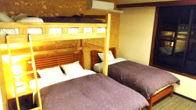 Family ensuite room with Mountain view