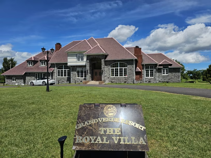 THE ROYAL VILLA　１泊2食付き