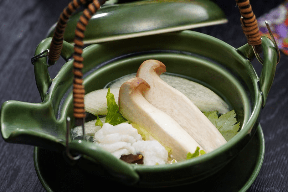 夏の特上会席　松茸香る鱧と早松茸の土瓶蒸し