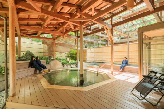 【２０２５年リニューアル】檜の湯　露天風呂（ウッドデッキを増設しました）