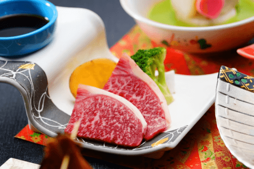 春のカジュアル会席イメージ　特製ソースで頂く黒毛和牛ステーキ