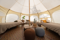 お部屋内装（ロータスベルテント）