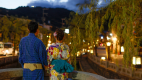 【街の風景】橋の上から眺める城崎の夕景は、おすすめフォトスポットのひとつ。風情溢れる風景を、大切な人と。