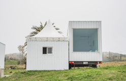 サンセットトレーラーオーシャンビューのお部屋は雨の日もBBQを楽しめるBBQスペース付き。