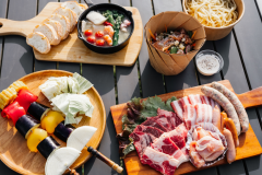 お肉盛沢山のBBQ。※写真はイメージです