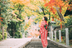 お一人で着られない方も安心♪おまかせで、着物姿でぶらり京都旅★