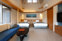 ■コーナースイート［温泉露天風呂＆ハンモック付／64平米］■2面採光で明るく爽やかな雰囲気。