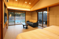 ■コーナースイート［温泉露天風呂＆ハンモック付／64平米］■ 2面採光で明るく爽やかな雰囲気。