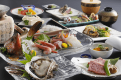 【夏・但馬牛＆地魚会席】岩牡蠣や但馬牛、ノドグロの煮つけなど美味新鮮を味わう！（5月～8月は岩牡蠣が入ります）