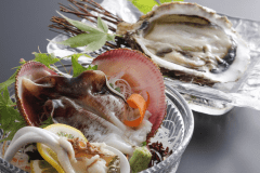 【初夏～夏限定】海のミルクと称される「岩牡蠣」と日本一の「丹後とり貝」を味わう！