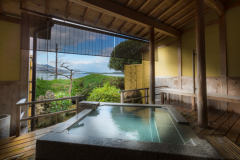 日式客房，带户外浴缸，非吸烟客房位于海边【和式海景禁菸客房附露天浴池】