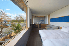 [Sosui so-sui] The second floor is equipped with a bed, living room, and open-air bath, where you can relax while enjoying the picturesque scenery.