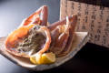 【焼きガニ】香ばしく焼き上げる焼きガニ。