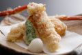【カニ天ぷら】サクッとした食感を味わうカニの天ぷら。