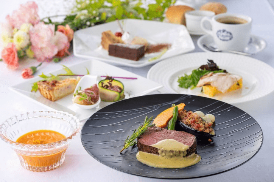 【ご夕食一例】スタンダードコース。旬の素材を使った本格フレンチコースをお楽しみくださいませ。