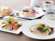 【ご夕食一例】カジュアルコース。旬の素材を使った本格フレンチをごゆっくりお楽しみくださいませ。