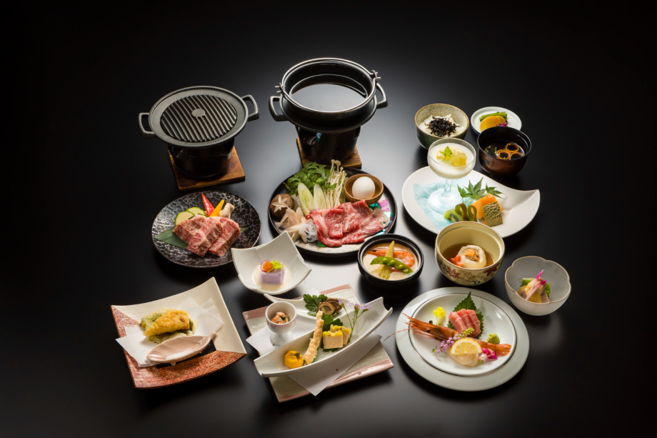 [Upgraded Kaiseki meal for 1 night and 2 meals] ◆ Plan with Koshu beef porcelain ware ◆ Dinner location is left to the inn ◆