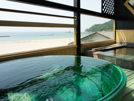 【露天風呂】24時間入浴可♪絶景を見ながら、美肌の湯に浸かる贅沢がここに...